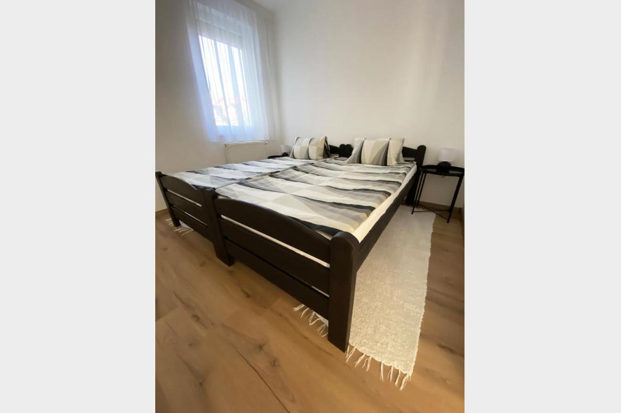 Andrea Apartmanok 2 Hajdúszoboszló Zewnętrze zdjęcie