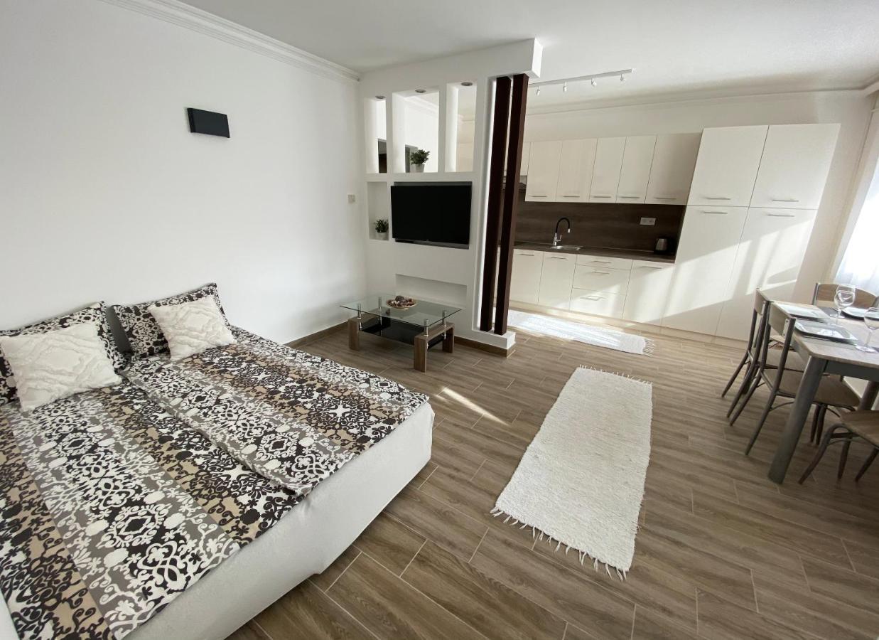 Andrea Apartmanok 2 Hajdúszoboszló Zewnętrze zdjęcie